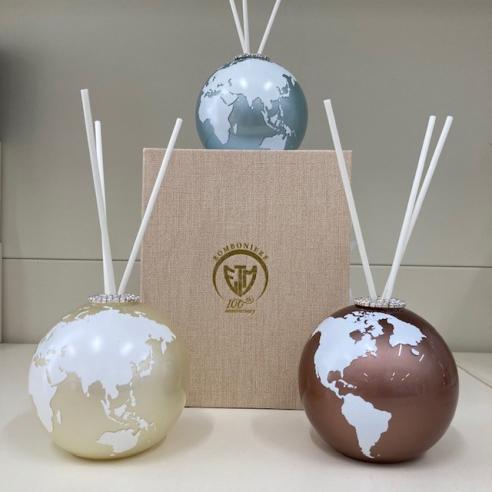 ETM Bomboniera - Profumatore mappamondo colorato in vetro cm 8