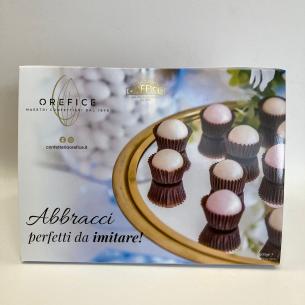 Orefice Confetti - Abbracci biscotto avvolto da cioccolato lilla 500g