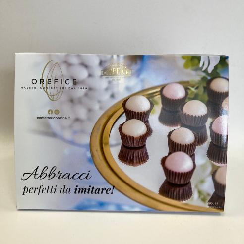 Orefice Confetti - Abbracci biscotto avvolto da cioccolato lilla 500g
