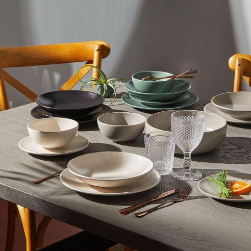 Tognana - Piatto fondo in gres porcellanato linea Ritual nero da 22 cm