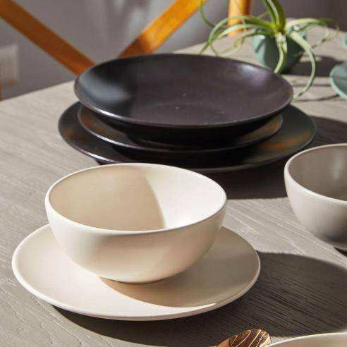 Tognana - Piatto fondo in gres porcellanato linea Ritual nero da 22 cm