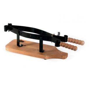 Porta Prosciutto a Cerniera in Ferro Battuto con Base in Legno 2