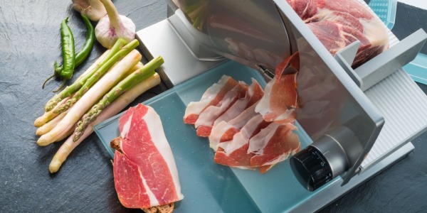 Guida all'acquisto: quali sono le migliori affettatrici da usare a casa