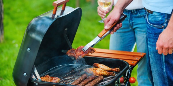 Barbecue con coperchio: come si usa e perché sceglierlo per le tue grigliate