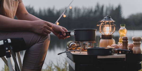Passione outdoor! Ecco cosa serve per cucinare in campeggio e all'aperto