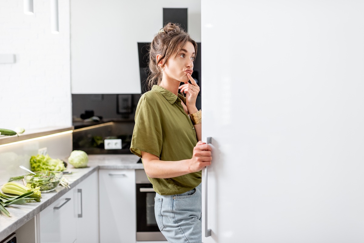 Come conservare i cibi in frigo più a lungo in estate con i contenitori adatti