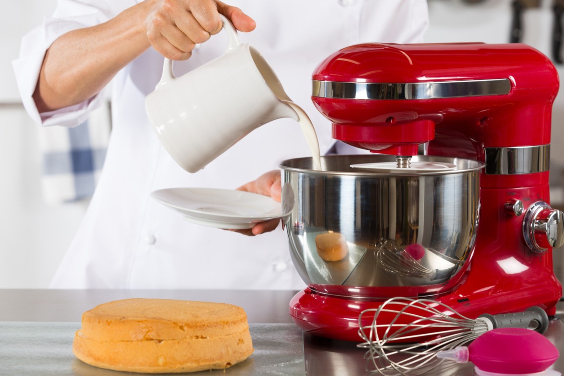 Differenze tra impastatrice e planetaria: quale scegliere per la tua cucina