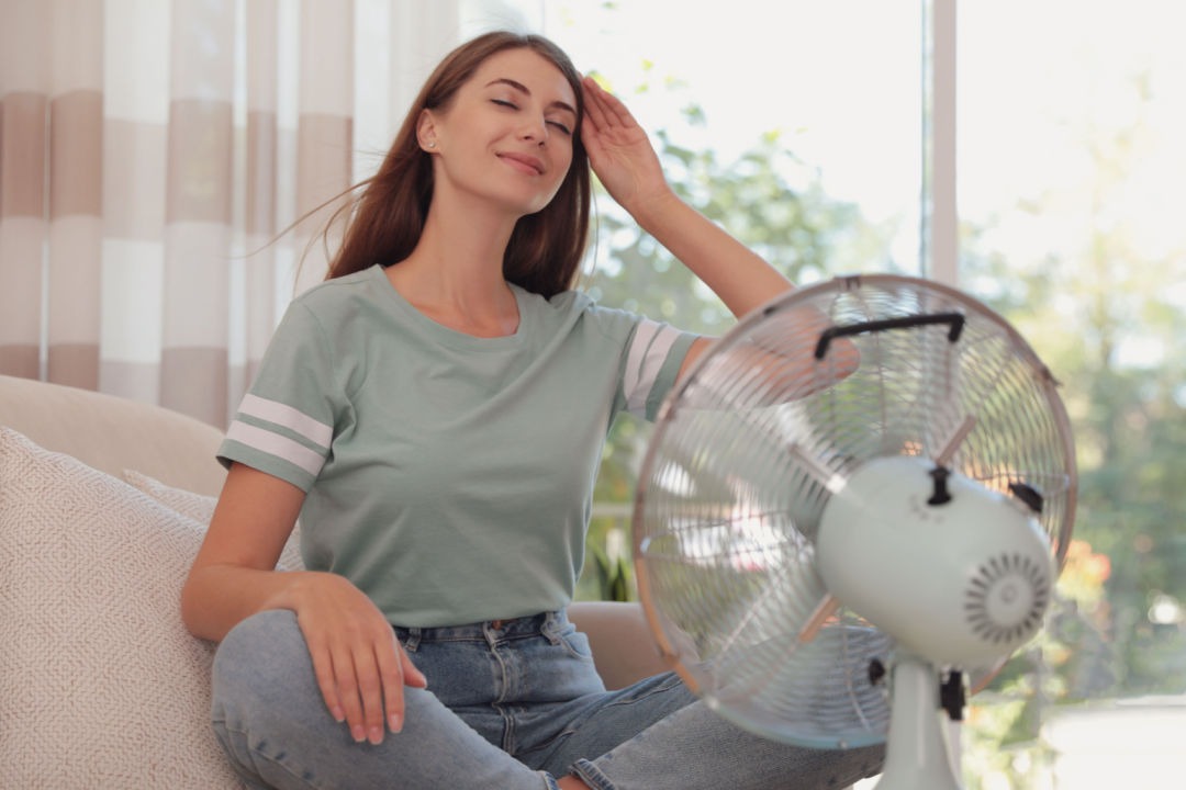 Caldo in arrivo: meglio scegliere un ventilatore a torre o piantana?